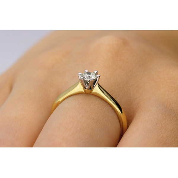 Złoty Pierścionek Z Brylantem 0,30ct RSDI07