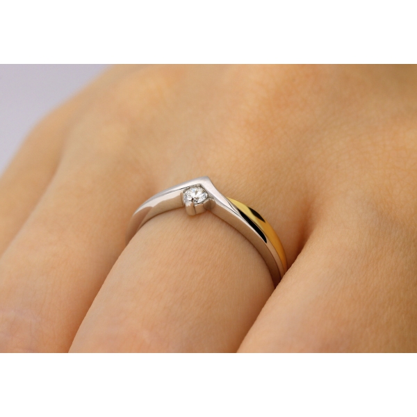 Złoty Pierścionek Z Brylantem 0,10ct RS0009