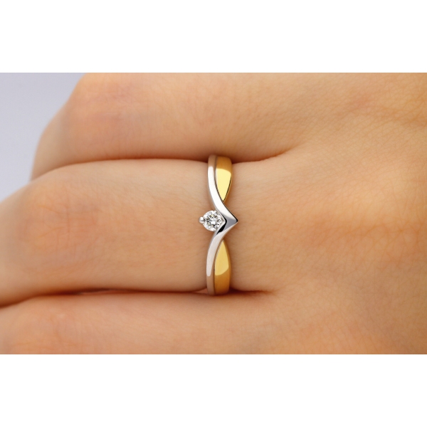 Złoty Pierścionek Z Brylantem 0,10ct RS0009