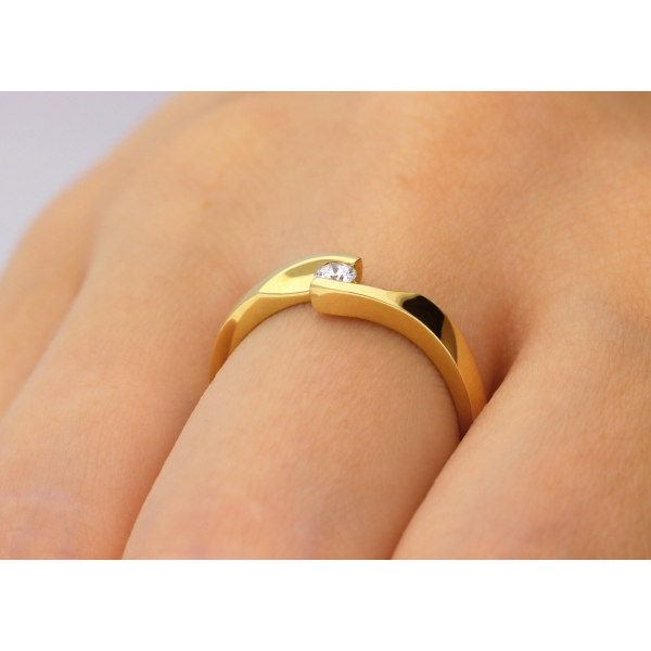 Złoty Pierścionek Z Brylantem 0,10 ct RS0034