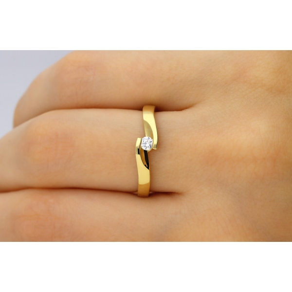 Złoty Pierścionek Z Brylantem 0,10 ct RS0034