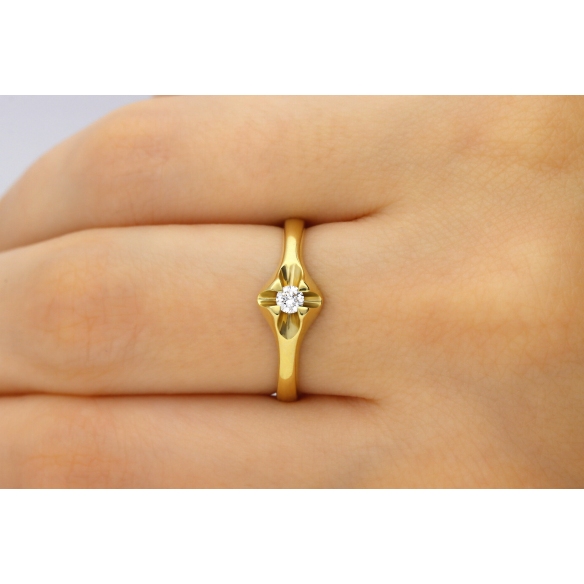 Pierścionek Złoty Z Brylantem 0,10ct RS0101