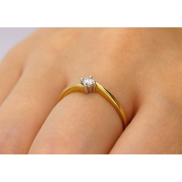 Pierścionek Złoty Z Brylantem 0,10ct RS0252