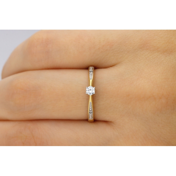 Pierścionek Złoty Z Brylantami 0,11ct RS0142