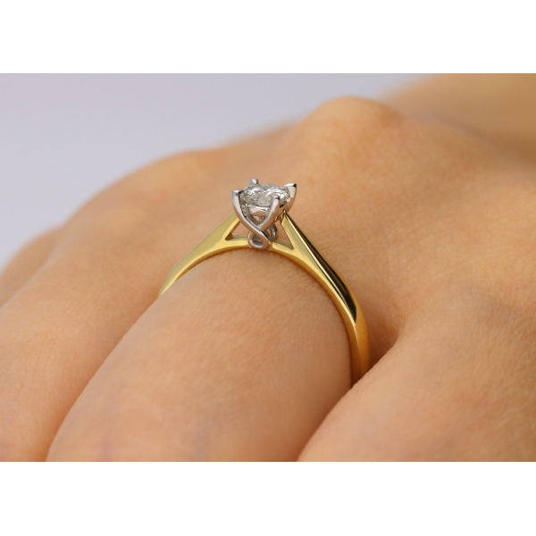 Pierścionek Złoty Z Brylantem 0,15ct RS0190