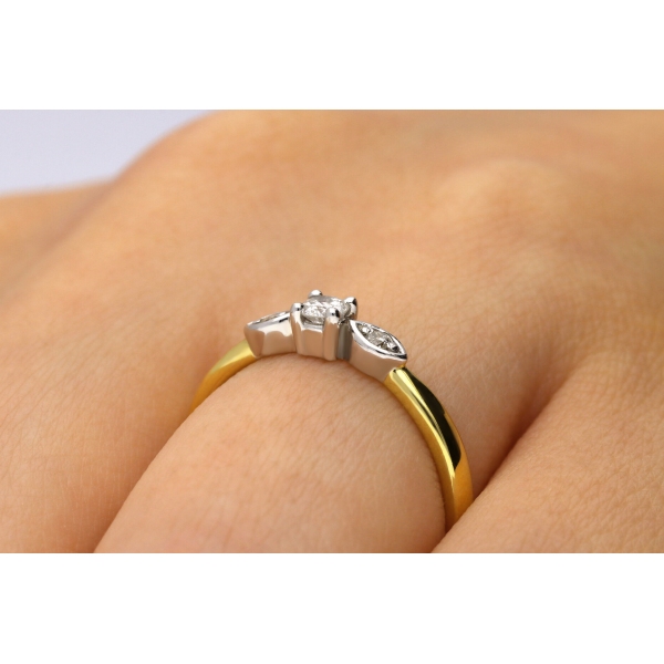 Pierścionek Złoty Z Brylantami 0,11ct RS0265