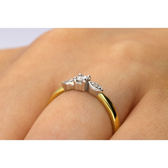 Pierścionek Złoty Z Brylantami 0,11ct RS0265