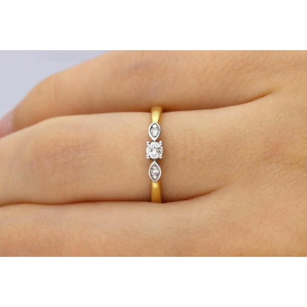 Pierścionek Złoty Z Brylantami 0,11ct RS0265