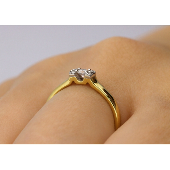 Pierścionek Złoty Z Brylantami 0,13ct RS0384