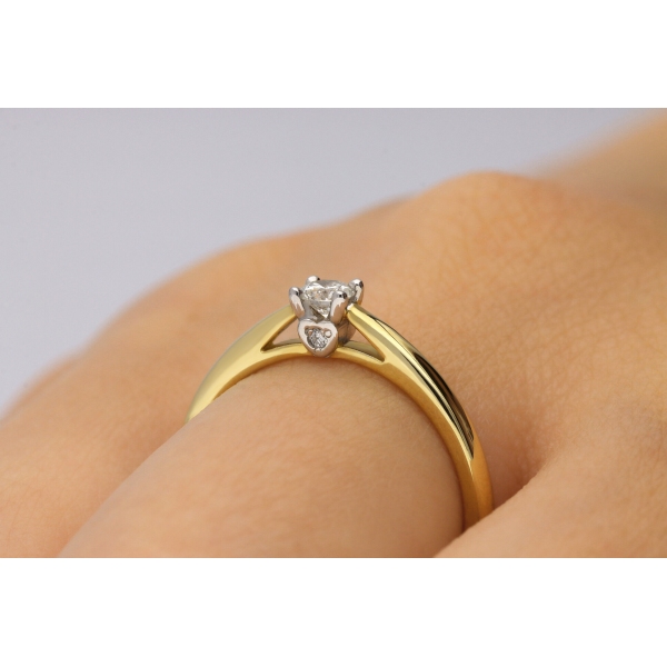 Pierścionek Złoty Z Brylantem 0,17ct Serca RS0404