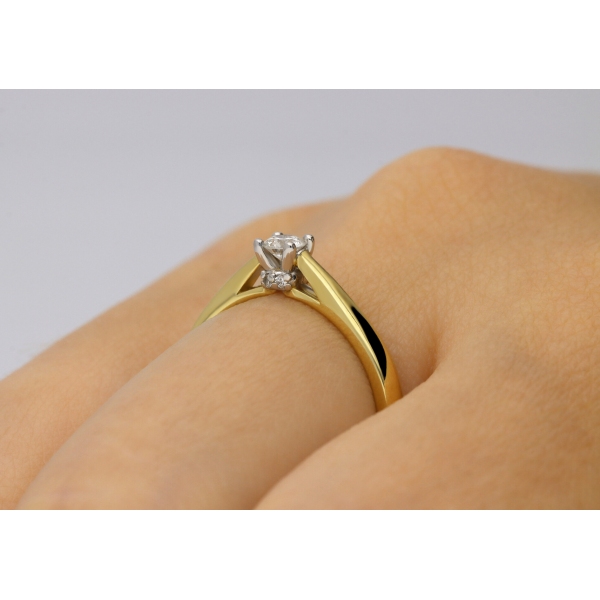 Pierścionek Złoty Z Brylantami 0,17ct RS0405