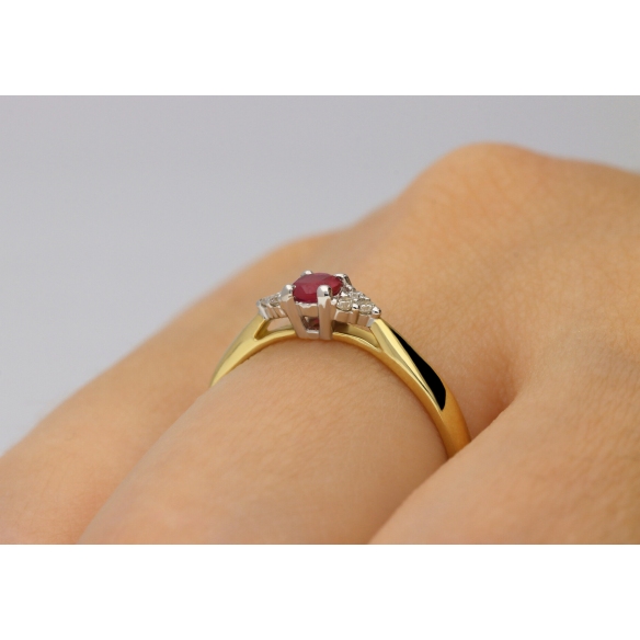 Złoty Pierścionek Z Rubinem I Brylantami RSWK-11