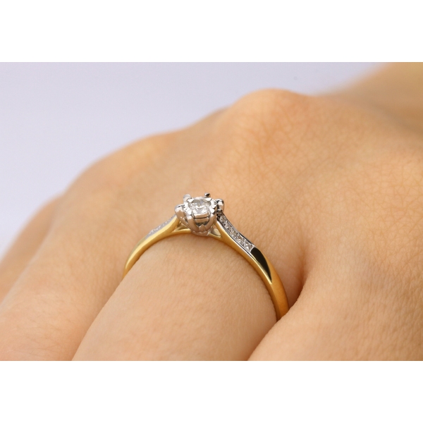 Pierścionek Złoty Z Brylantami 0,12ct RSR63572YW