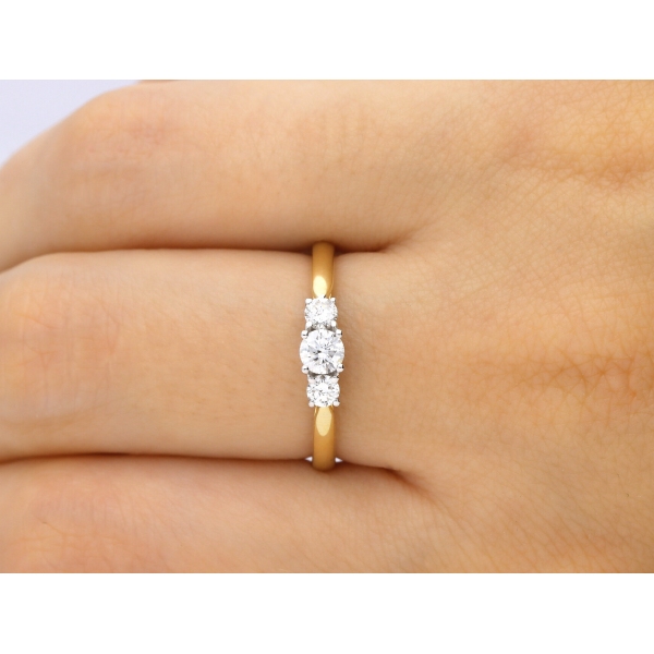 Pierścionek Złoty Z Brylantami 0,42ct RSR92525YW