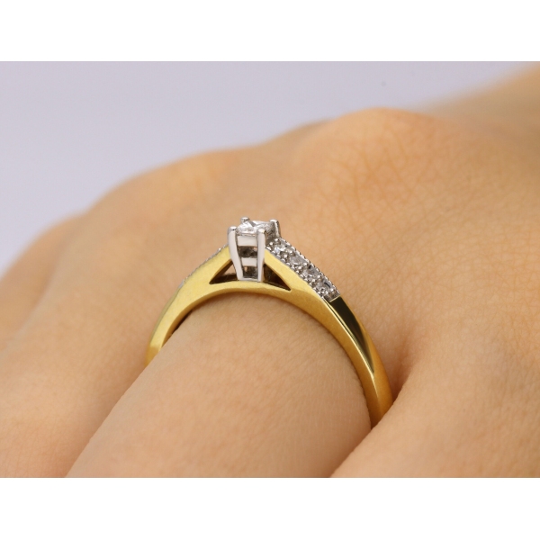 Pierścionek Złoty Z Brylantami 0,15ct RSV0055