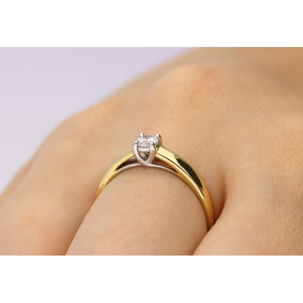 Pierścionek Złoty Z Brylantem 0,10ct RS0083