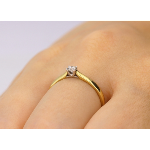 Pierścionek Złoty Z Brylantem 0,10ct RS0442