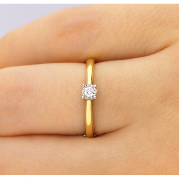 Pierścionek Złoty Z Brylantem 0,06ct RSVD003