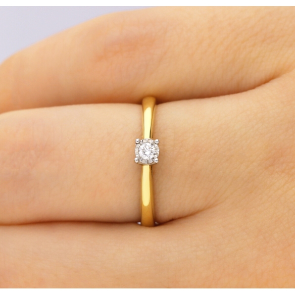 Pierścionek Złoty Z Brylantem 0,06ct RSVD003