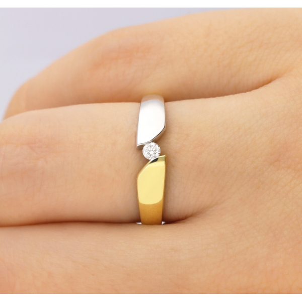 Pierścionek Złoty Z Brylantem 0,06ct RS0018