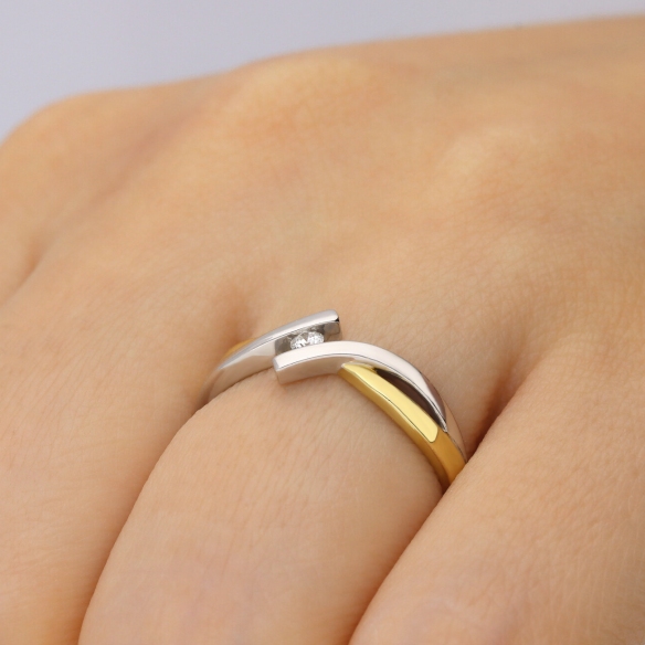 Pierścionek Złoty Z Brylantem 0,04ct RS0010