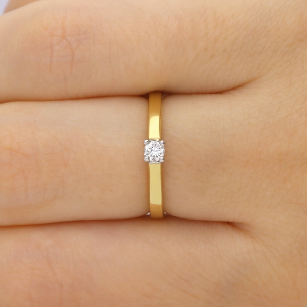 Pierścionek Złoty Z Brylantem 0,10ct RS0138