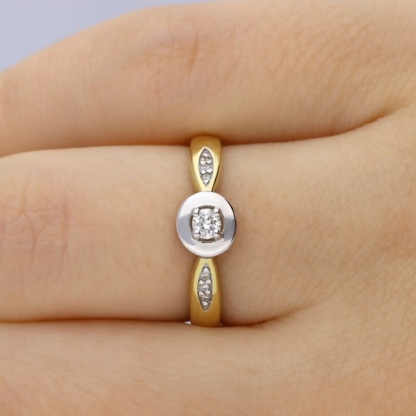 Pierścionek Złoty Z Brylantami 0,12ct RS0097