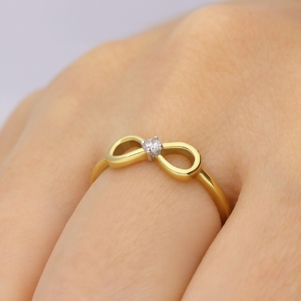 Pierścionek Złoty Z Brylantem 0,06ct RS0374