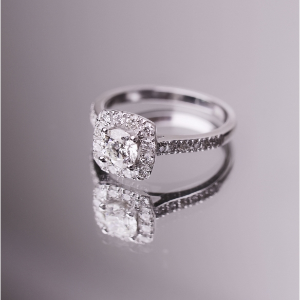 Pierścionek Złoty Z Brylantami 0,88ct RSRE001