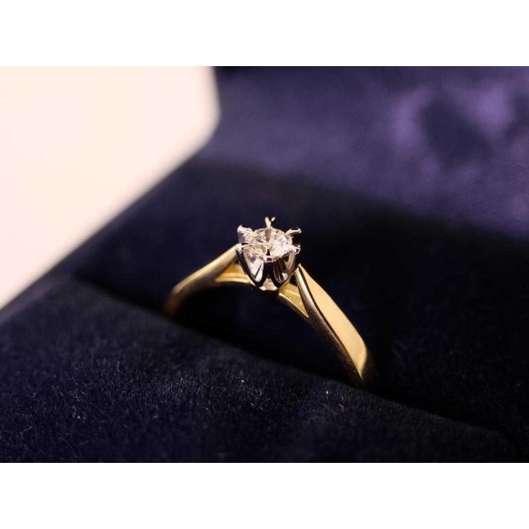 Pierścionek Złoty Z Brylantem 0,15ct RS0336