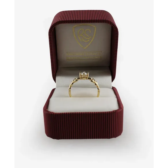 Złoty Pierścionek Z Moissanitem i Brylantami RSM0005