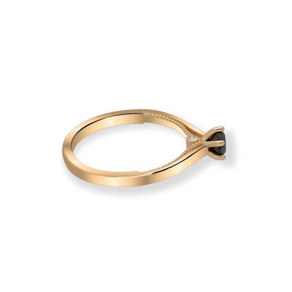 Złoty Pierścionek Białe Brylanty i Czarny Brylant RSM0008